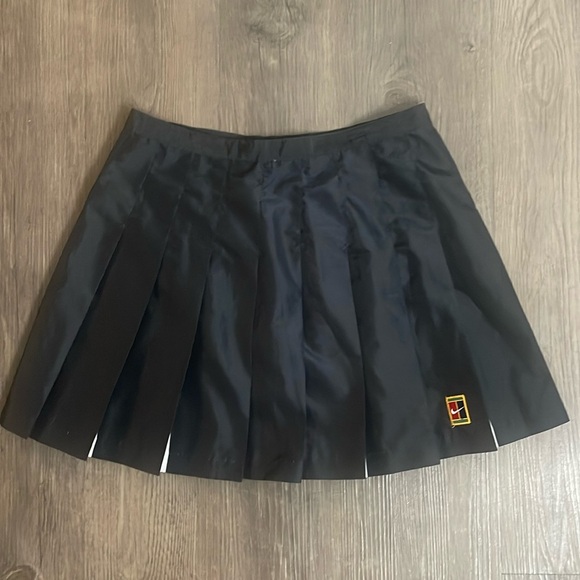 Nike Vintage 1990’s B&W Pleated Tennis Skirt Size 10/M - Picture 4 of 7